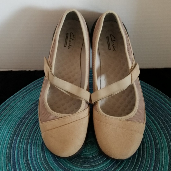 Clark's Privo Mary Jane's  Size 7.5 - Picture 1 of 5